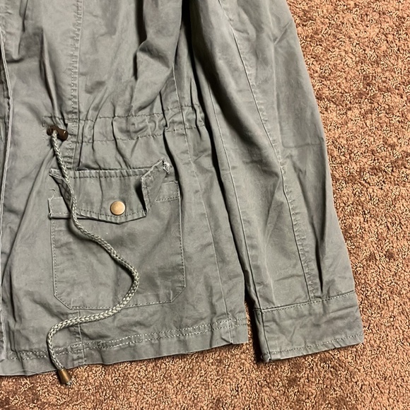 Cargo New Look SMALL Cargo Utility jacket cinch waist, hood, army green … - Picture 6 of 10